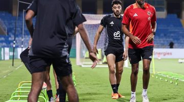 الأهلي يخوض مرانًا خفيفًا في فندق الإقامة أمام الزمالك