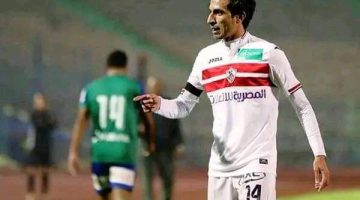 ايمن حفني يؤازر لاعبي الزمالك قبل مواجهة السوبر الافريقي