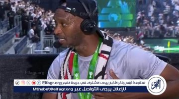 لحظة دخول شيكابالا الاستوديو التحليلي بقنوات ام بي سي رفقة كأس السوبر الافريقي