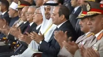 السيسي يصفق لفريق الفروسية للأكاديمية والكليات العسكرية (شاهد)