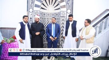 محافظ مطروح يؤدي صلاة الجمعة ويفتتح مسجد أبو ذر الغفاري بسيدي براني